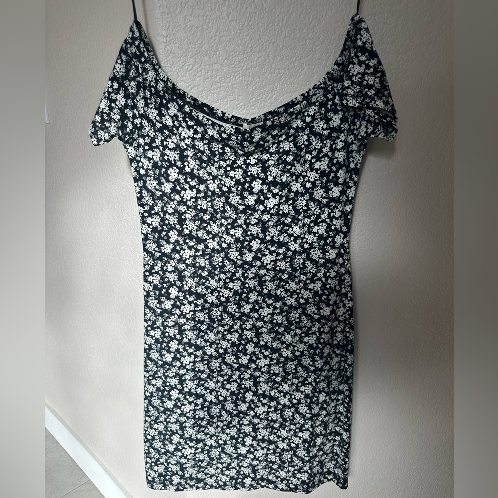 Garage off the shoulder MED midi dress